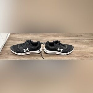 Under Armour Charged Assert 10 Black/White (Size: 9.5-Reg)